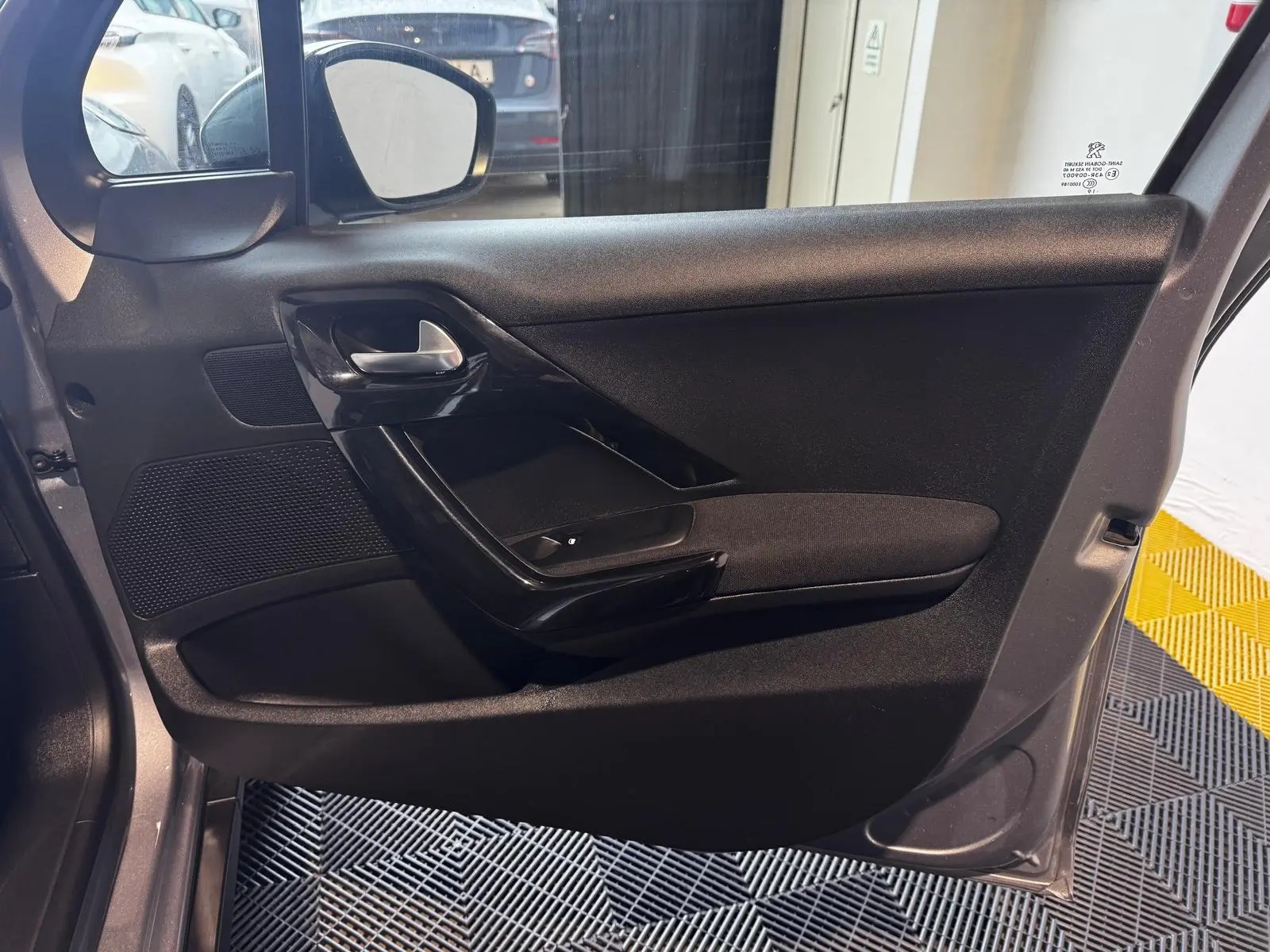 Peugeot 2008 1.2 PureTech Allure 41