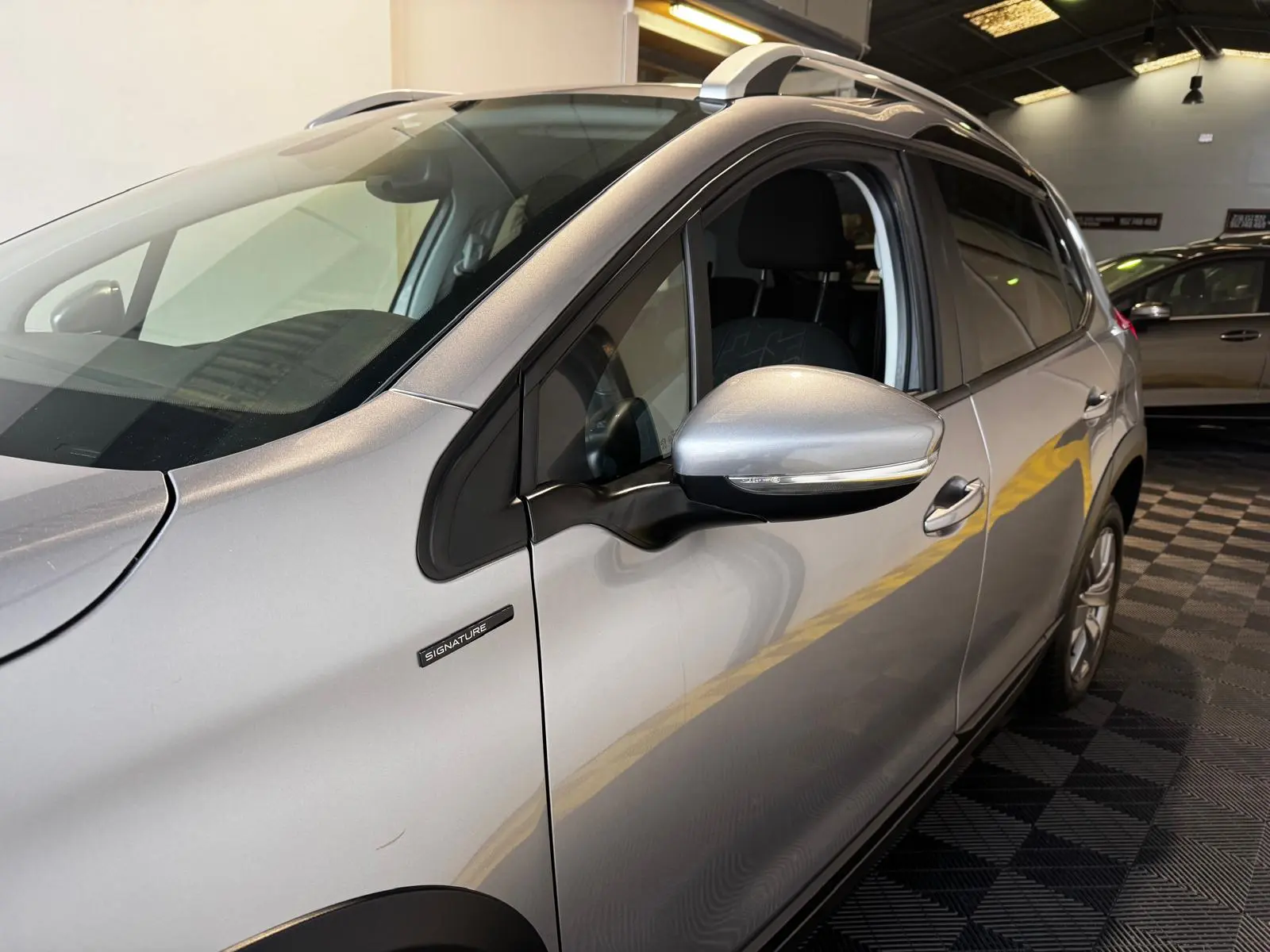 Peugeot 2008 1.2 PureTech Allure 4