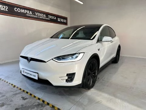 Tesla Model X 1