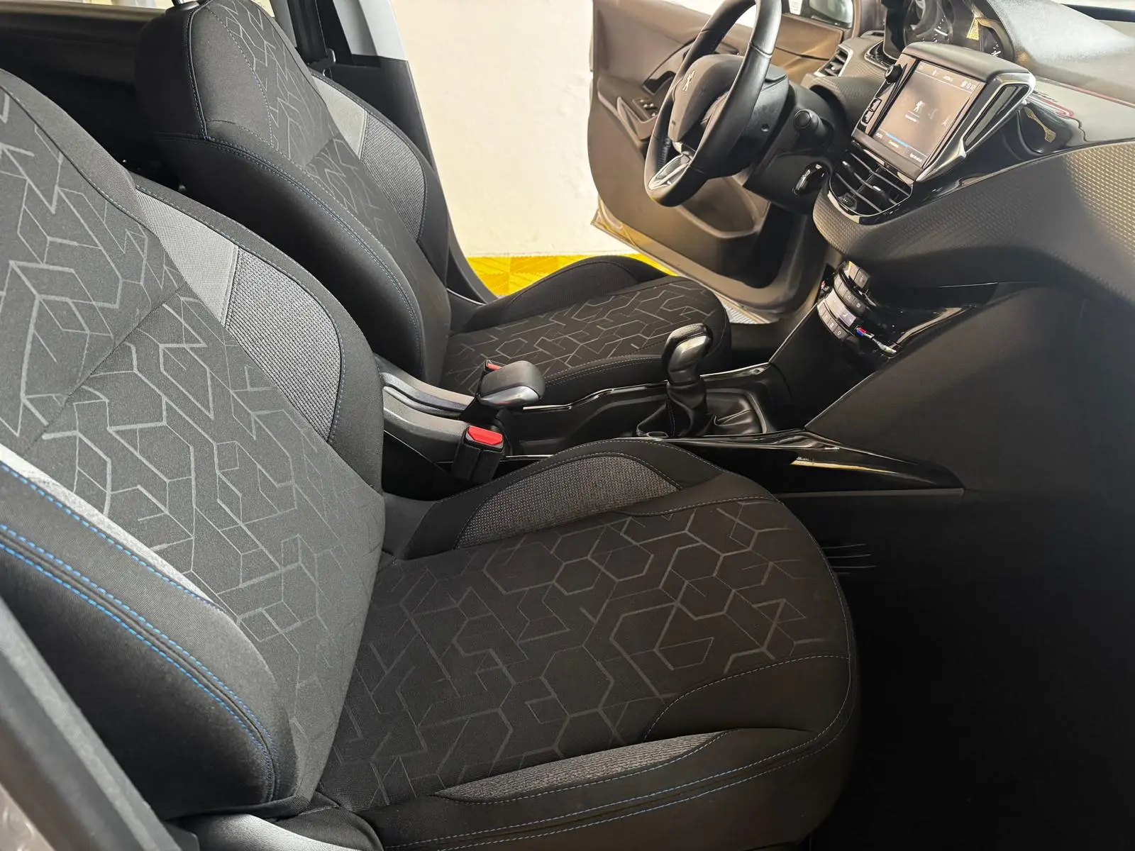 Peugeot 2008 1.2 PureTech Allure 35