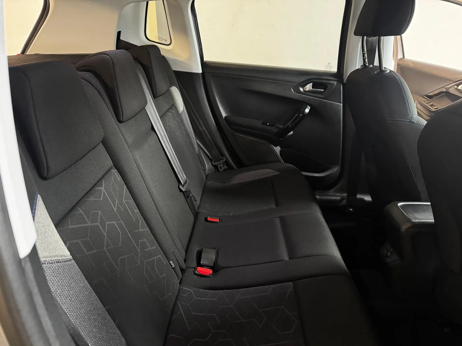 Peugeot 2008 1.2 PureTech Allure 38