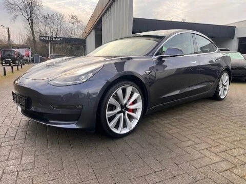 Tesla Model 3 1