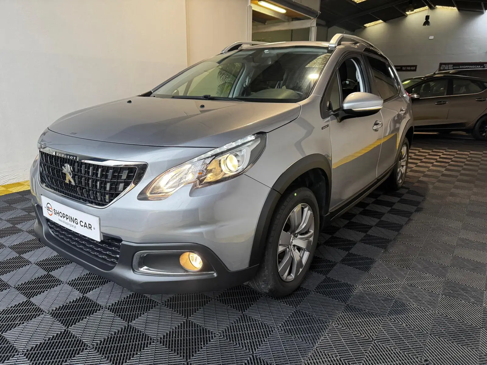 Peugeot 2008 1.2 PureTech Allure 1