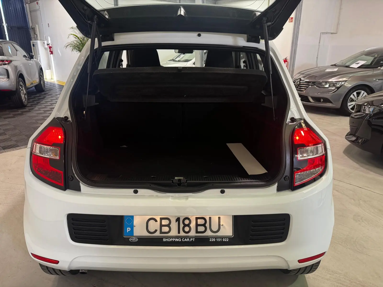 Renault Twingo SCe 70 S&S Intens 11