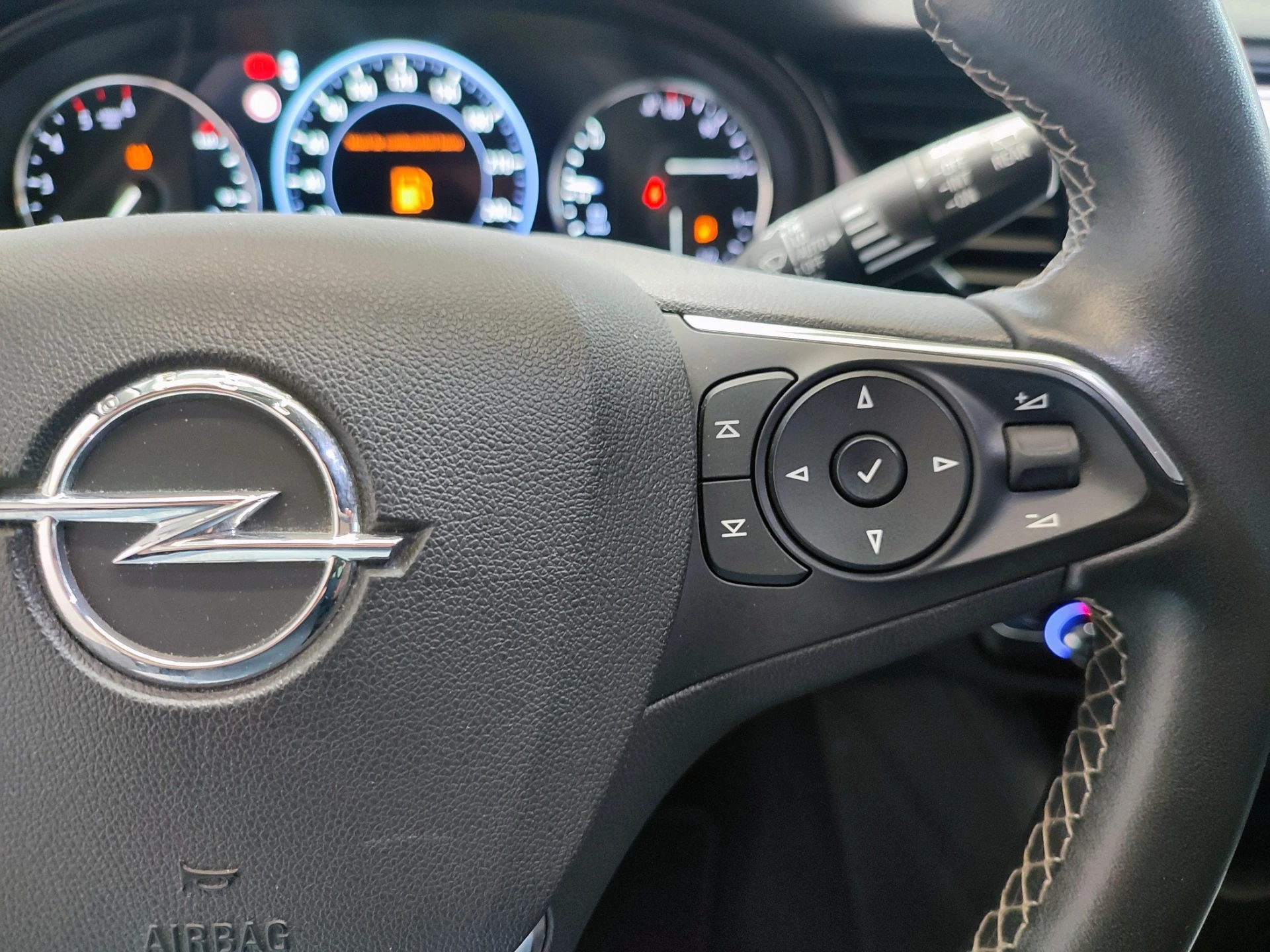 Opel Insignia 1.6 CDTI BUSINESS 24