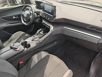 Peugeot 3008 1.2 PureTech Allure EAT6 8