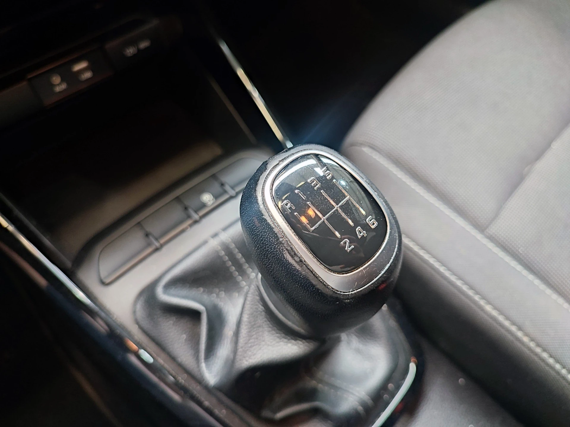 Kia Rio 1.4 CRDi 90 Platinum Edition 36