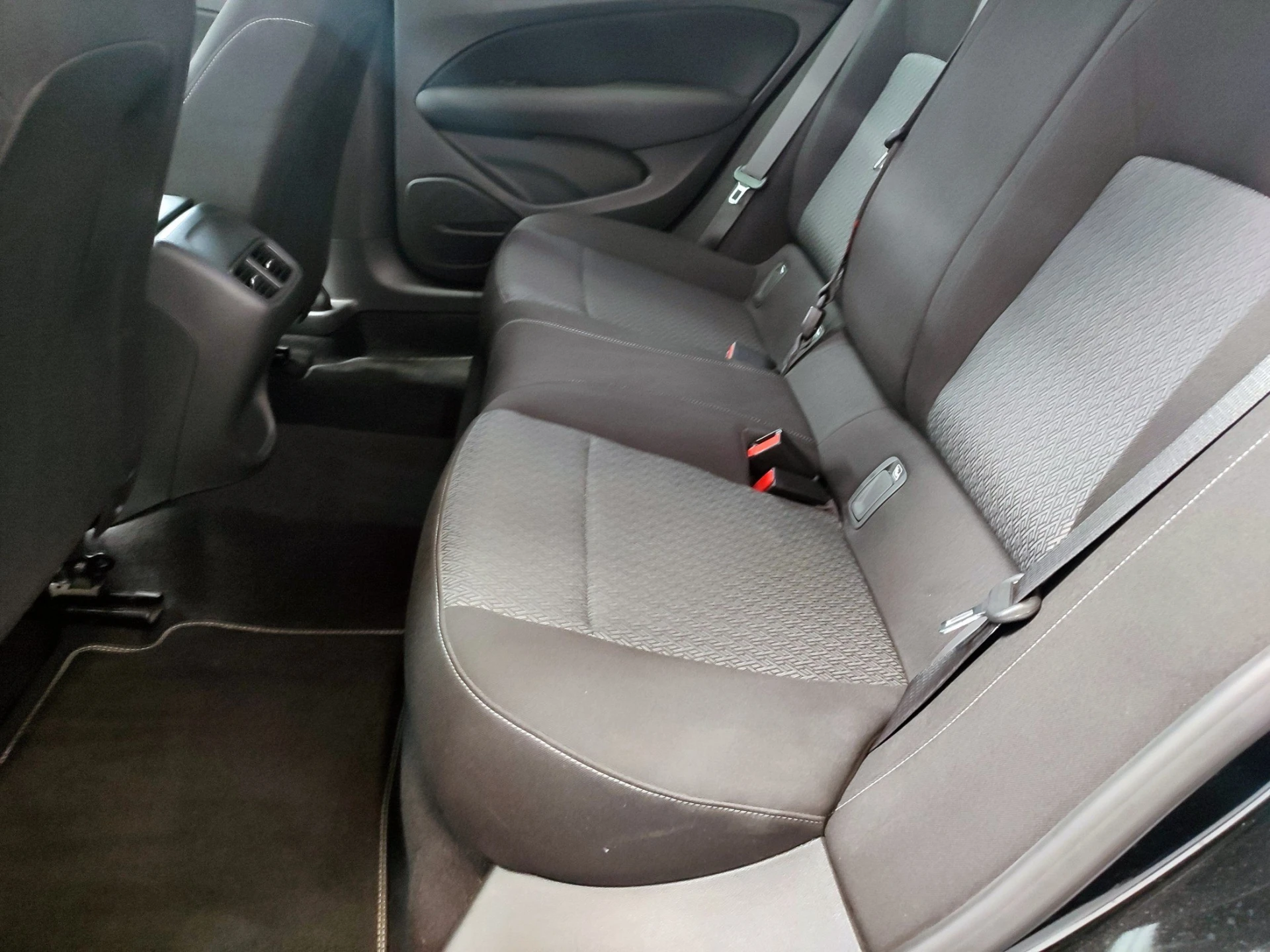 Opel Insignia 1.6 CDTI BUSINESS 54