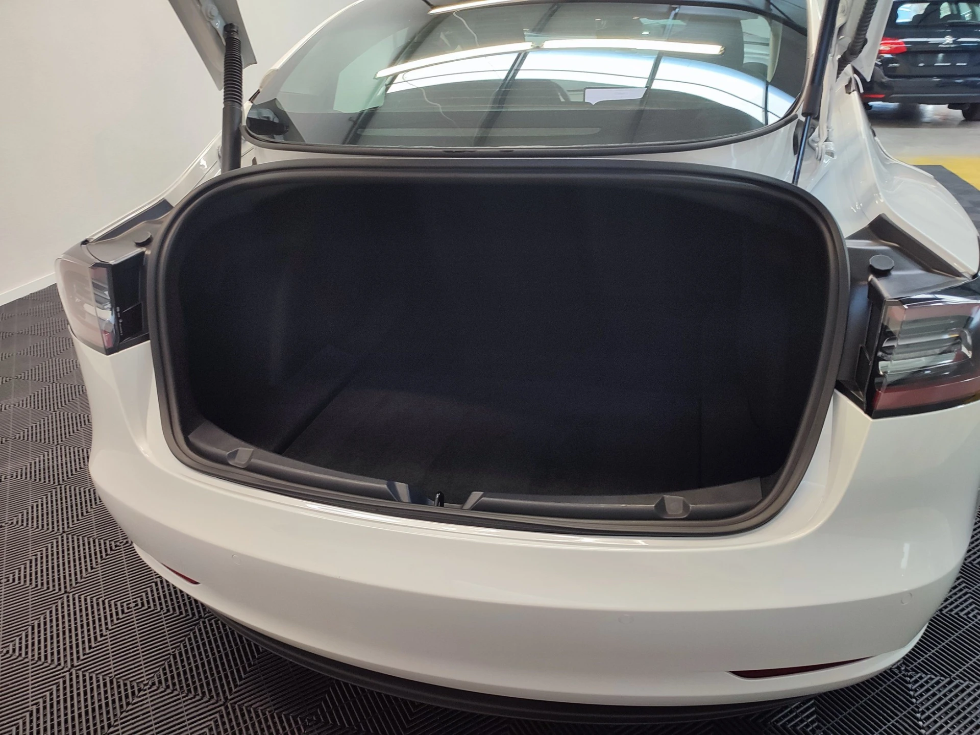Tesla Model 3 18