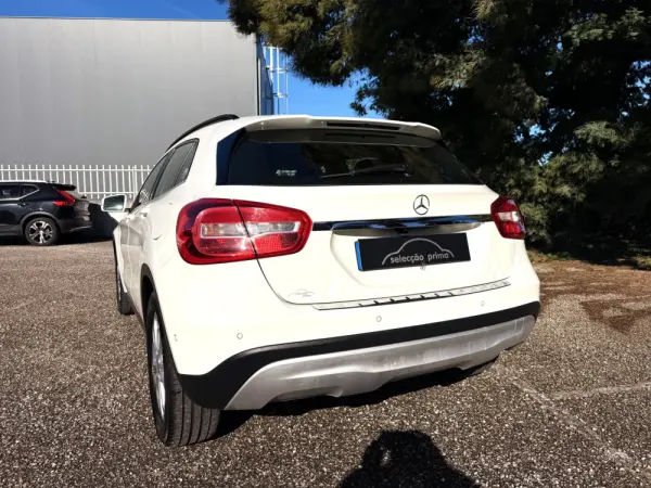 Mercedes-Benz GLA 180 d SENSATION 3