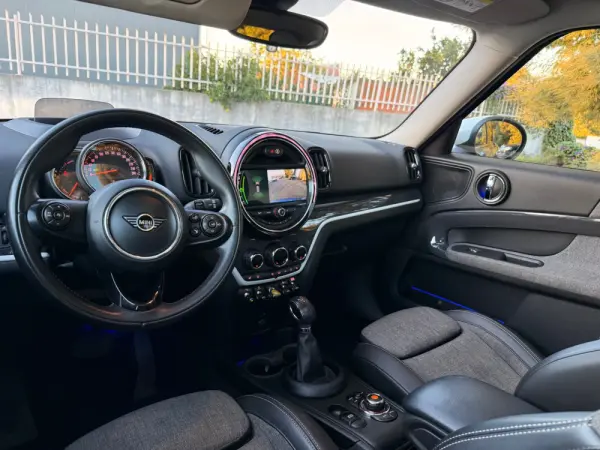 MINI Countryman COOPER SE ALL4 AUTO TECTO 26