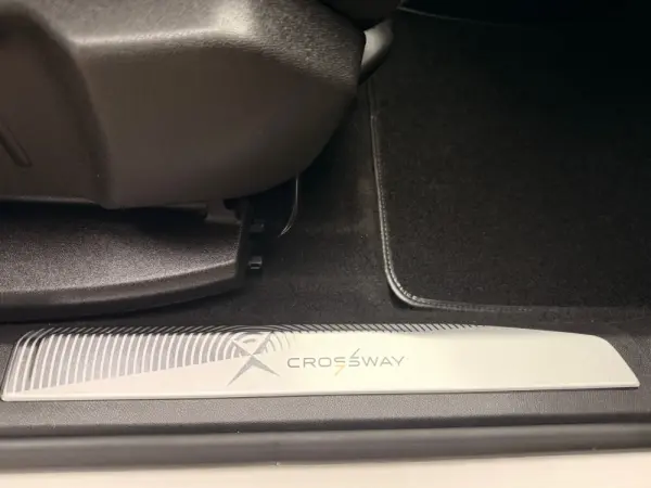 Peugeot 3008 1.6 BlueHDi Crossway EAT6 12