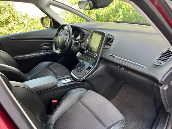 Renault Grand Scénic 1.5 dCi Intens EDC SS 9