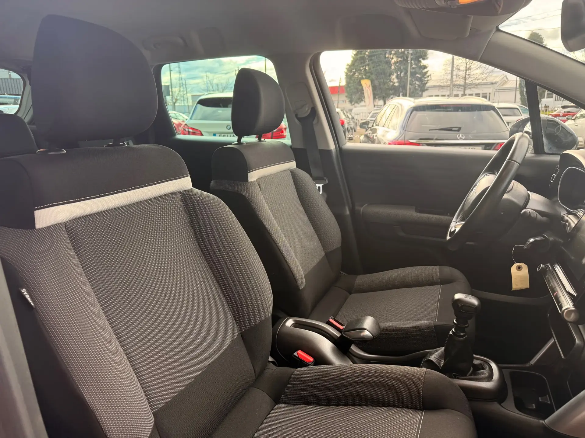 Citroën C3 Aircross 1.2 PureTech Shine 12