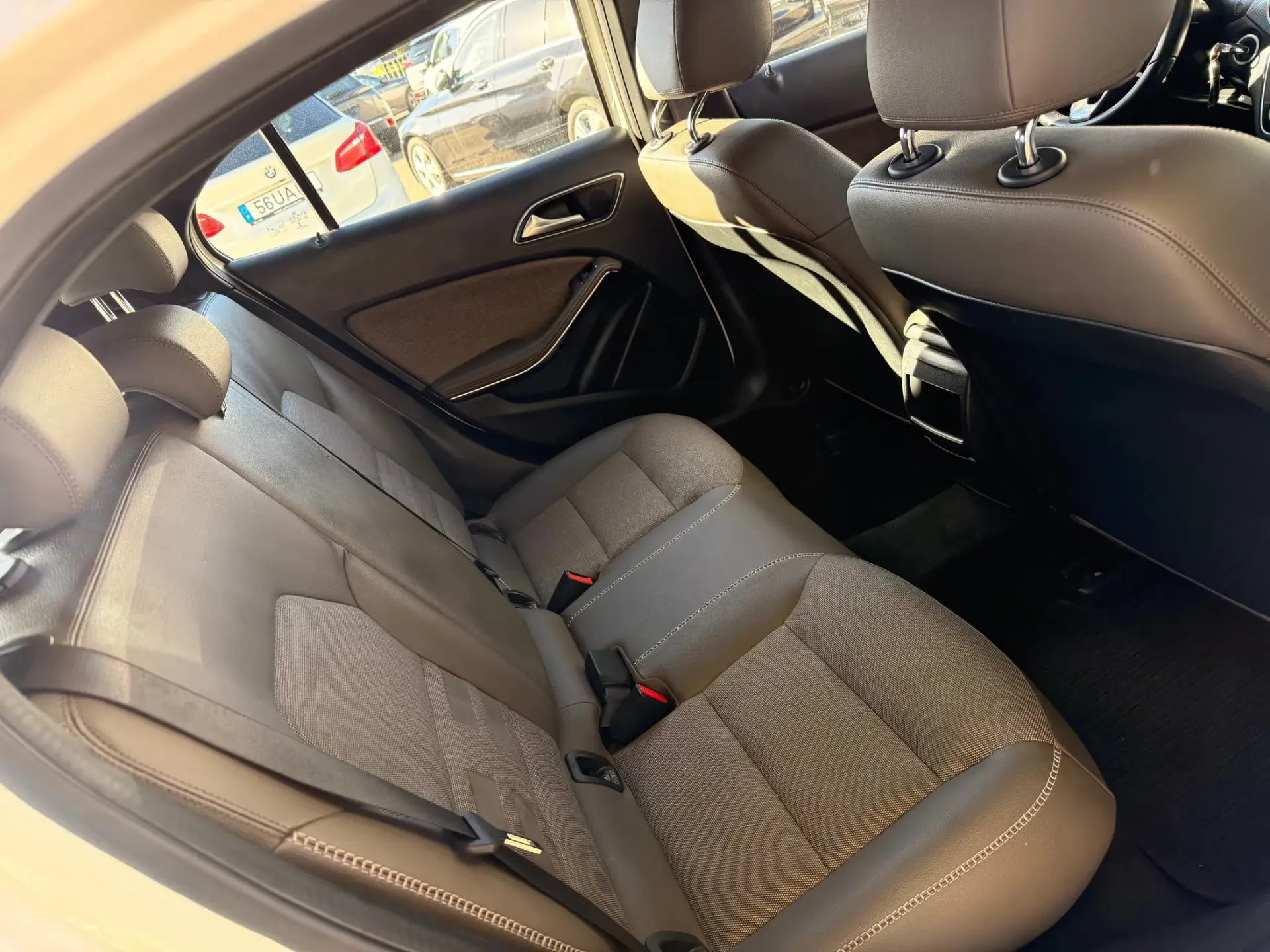 Mercedes-Benz GLA 180 d SENSATION 28