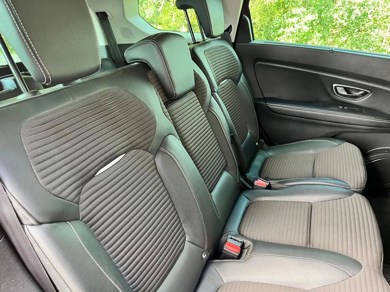 Renault Grand Scénic 1.5 dCi Intens EDC SS 29