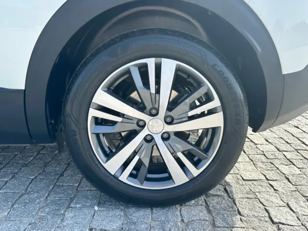 Peugeot 3008 1.6 Hybrid Allure e-EAT8 12