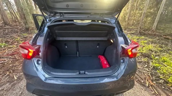 Nissan Micra 1.0 IG-T N-Sport 9