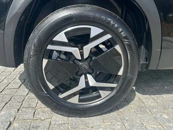 Peugeot 2008 1.2 Hybrid Allure e-DCS6 29