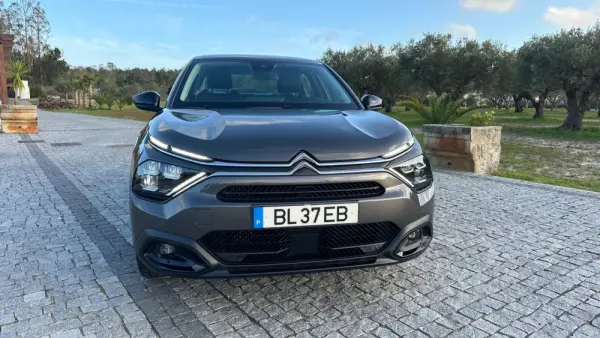 Citroën C4 X 1.2 PureTech Plus EAT8 4