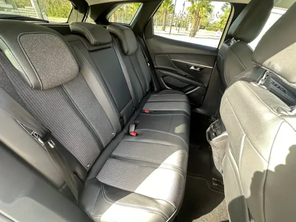 Peugeot 3008 1.6 Hybrid Allure e-EAT8 25