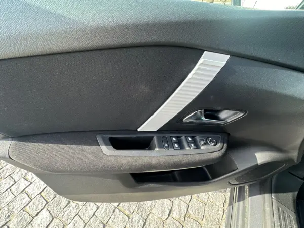 Citroën C4 1.2 Hybrid Plus e-DSC6 26