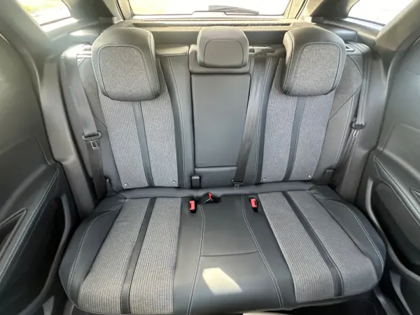 Peugeot 3008 1.6 Hybrid Allure e-EAT8 26