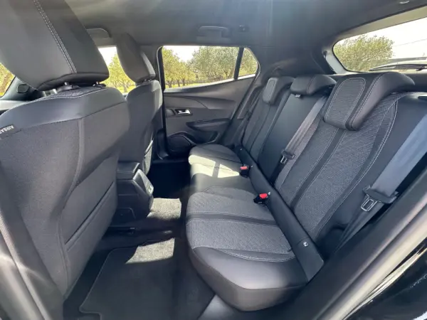 Peugeot 2008 1.2 Hybrid Allure e-DCS6 19