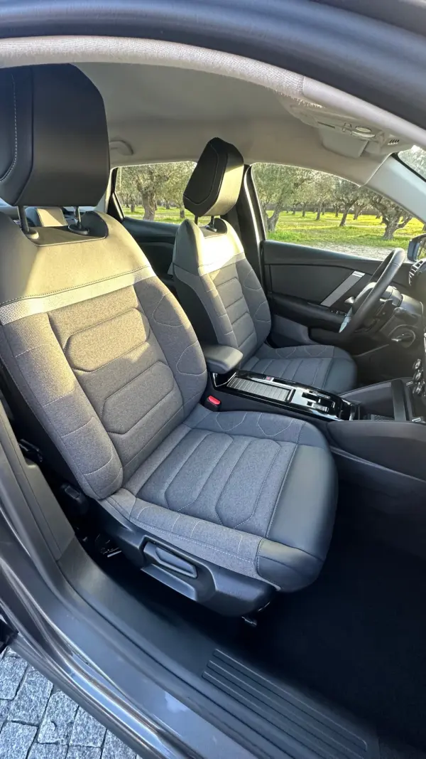 Citroën C4 X 1.2 PureTech Plus EAT8 11