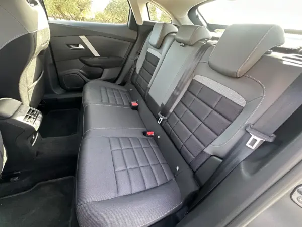 Citroën C4 1.2 Hybrid Plus e-DSC6 23