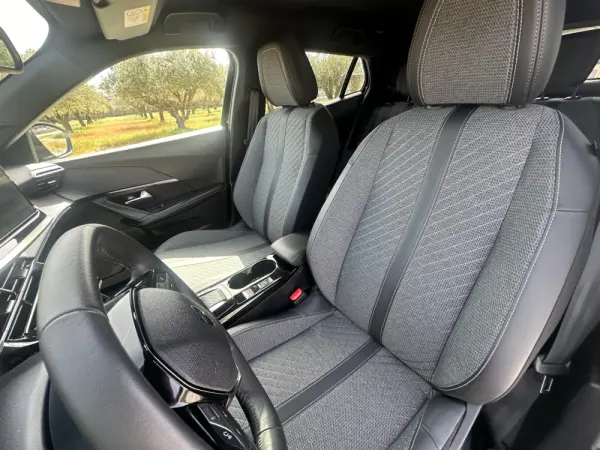 Peugeot 2008 1.2 Hybrid Allure e-DCS6 11