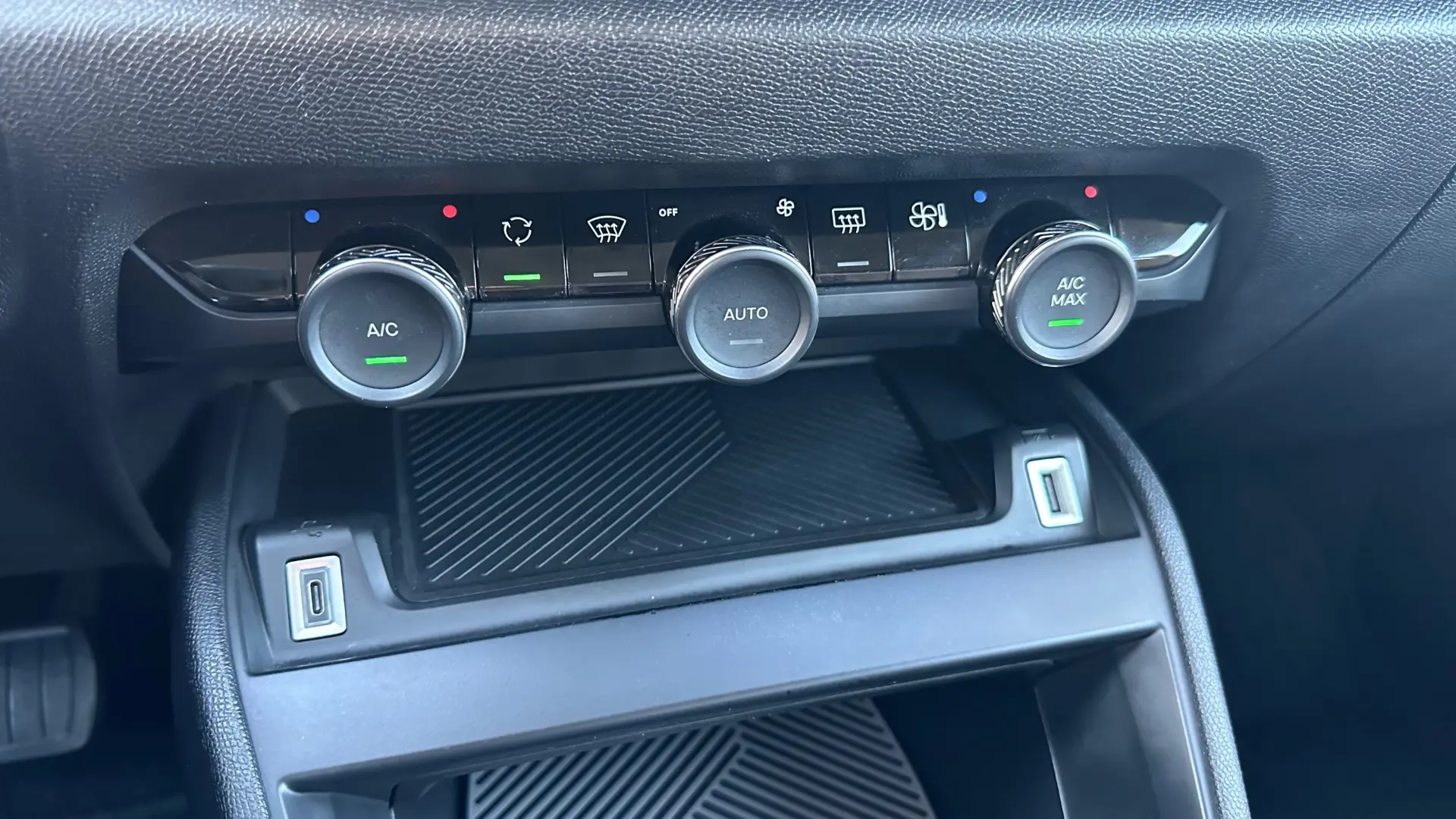 Citroën C4 X 1.2 PureTech Plus EAT8 14