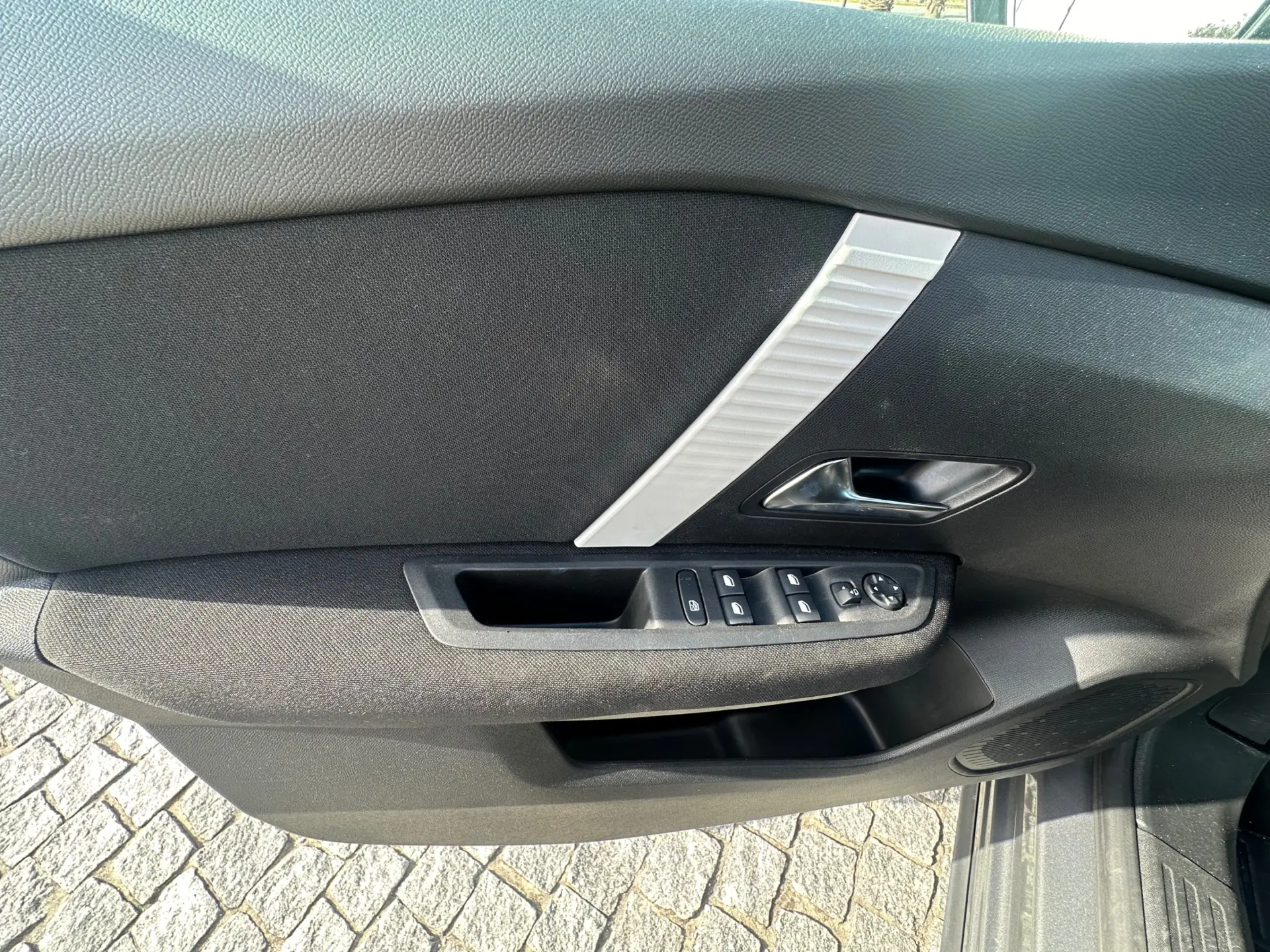 Citroën C4 1.2 Hybrid Plus e-DSC6 26