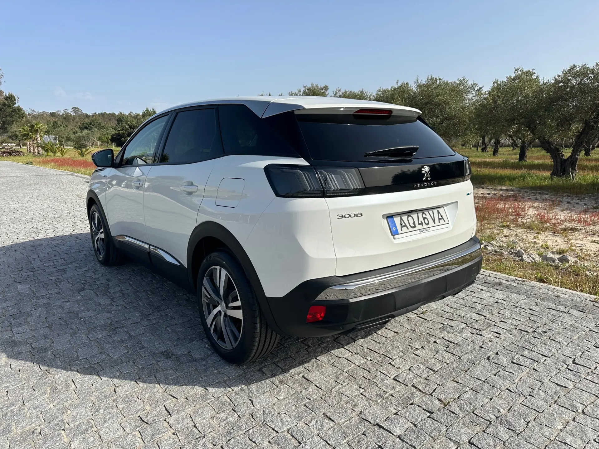Peugeot 3008 1.6 Hybrid Allure e-EAT8 4