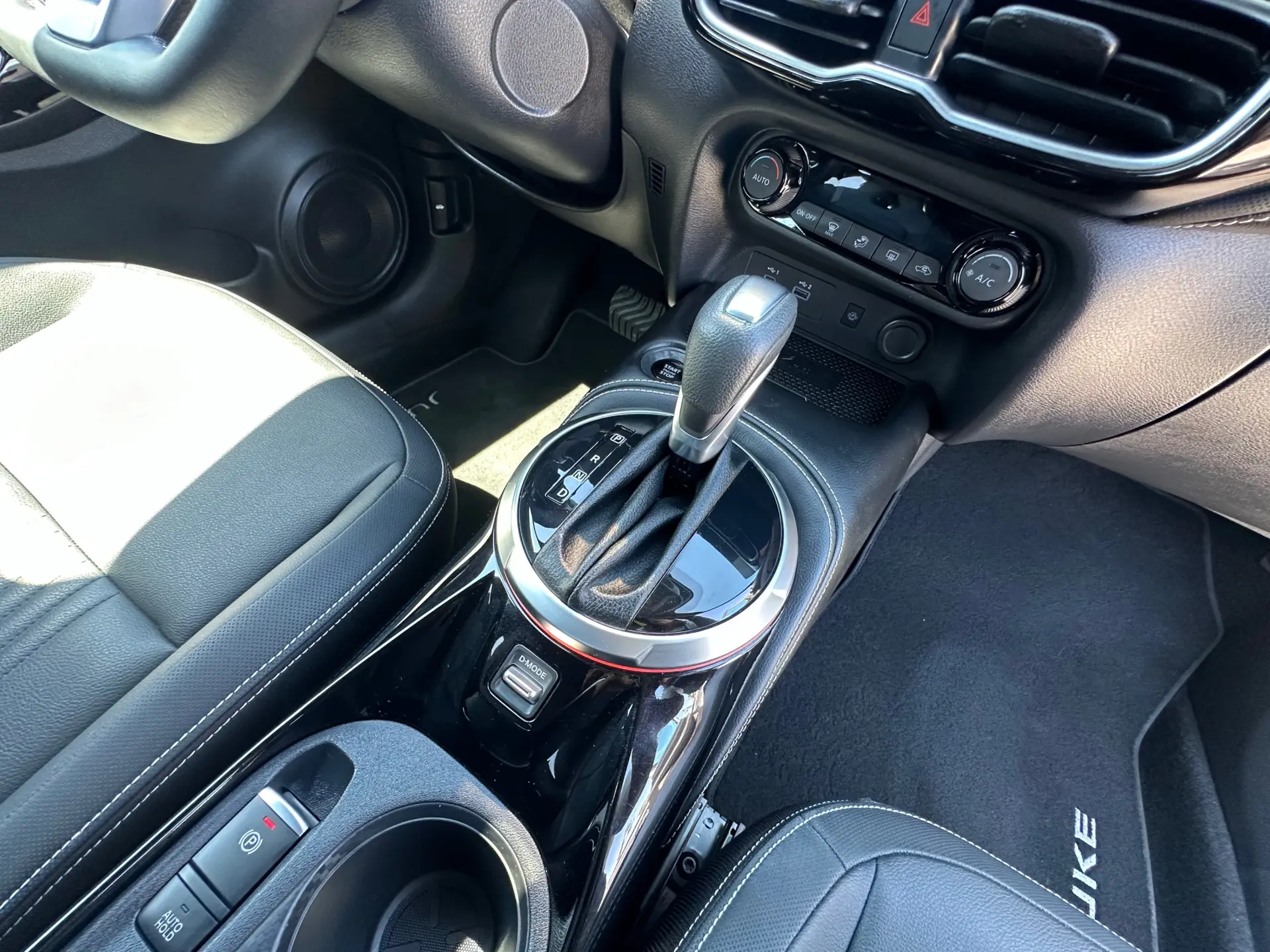 Nissan Juke 1.0 DIG-T Tekna TwoTone T DCT 13