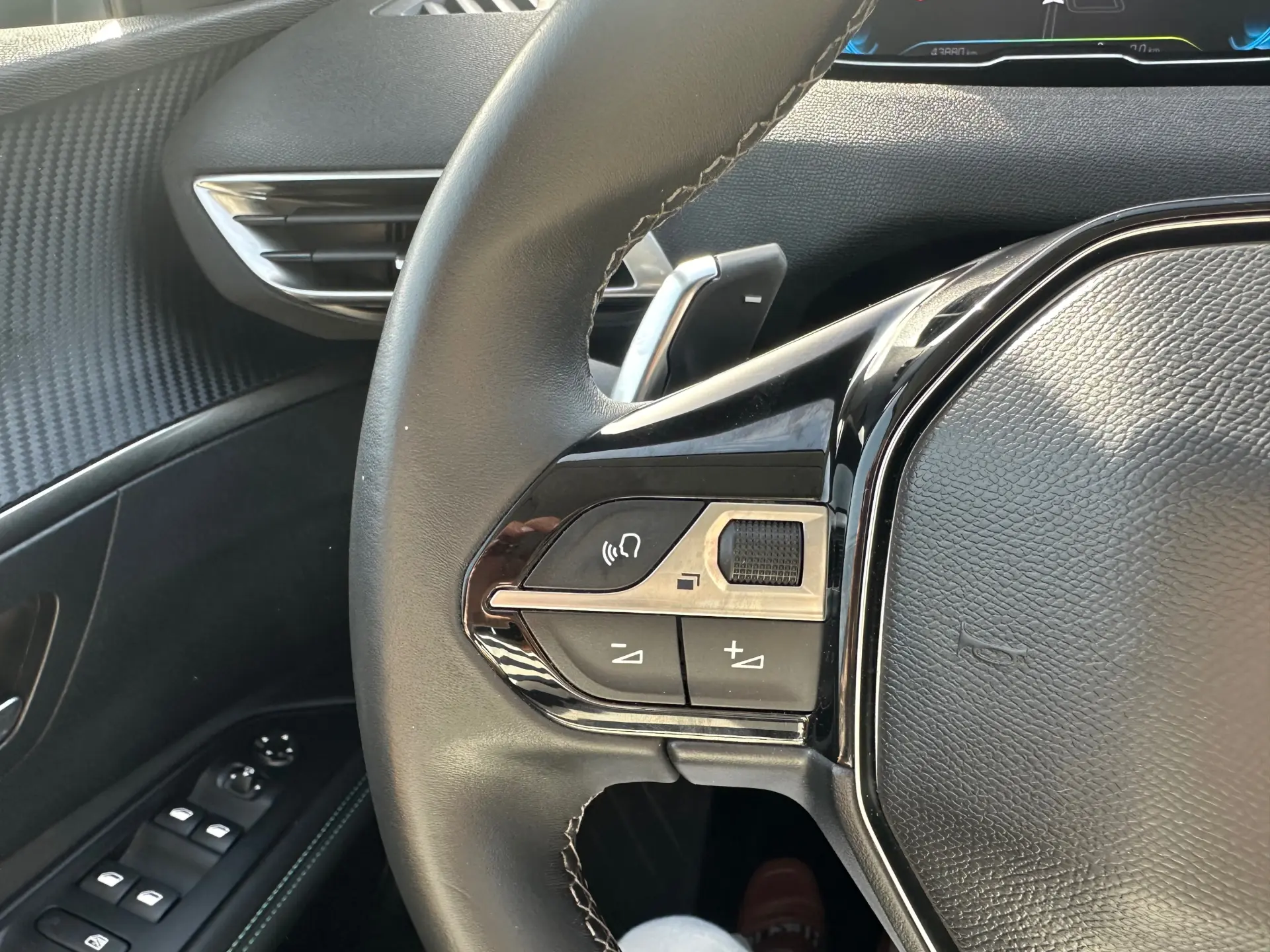 Peugeot 3008 1.6 Hybrid Allure e-EAT8 21