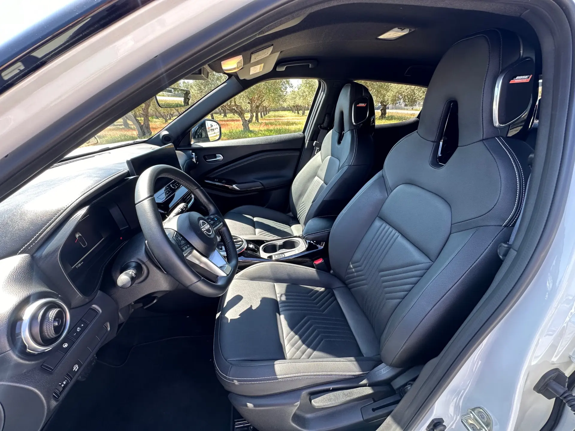 Nissan Juke 1.0 DIG-T Tekna TwoTone T DCT 14