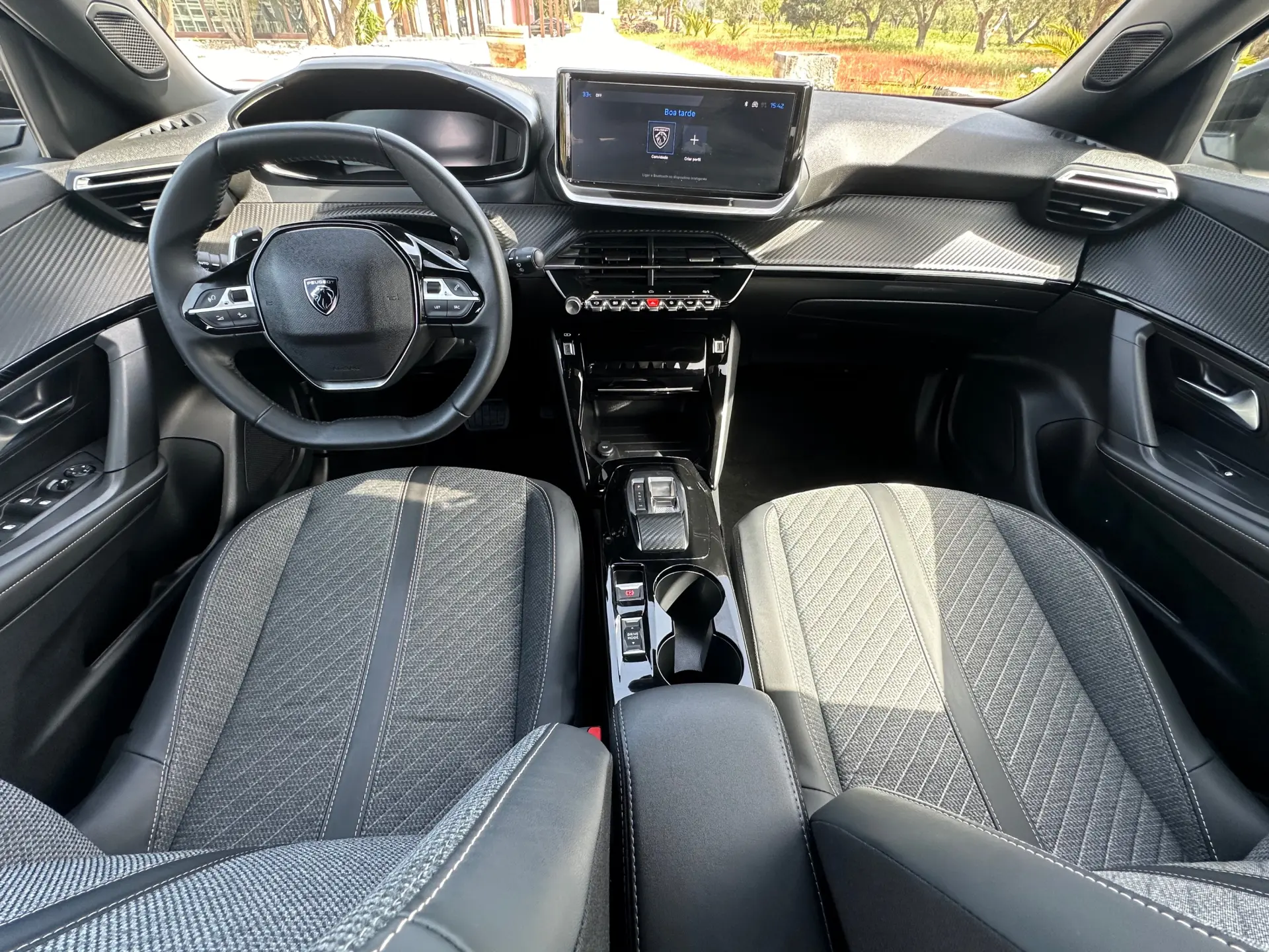 Peugeot 2008 1.2 Hybrid Allure e-DCS6 9