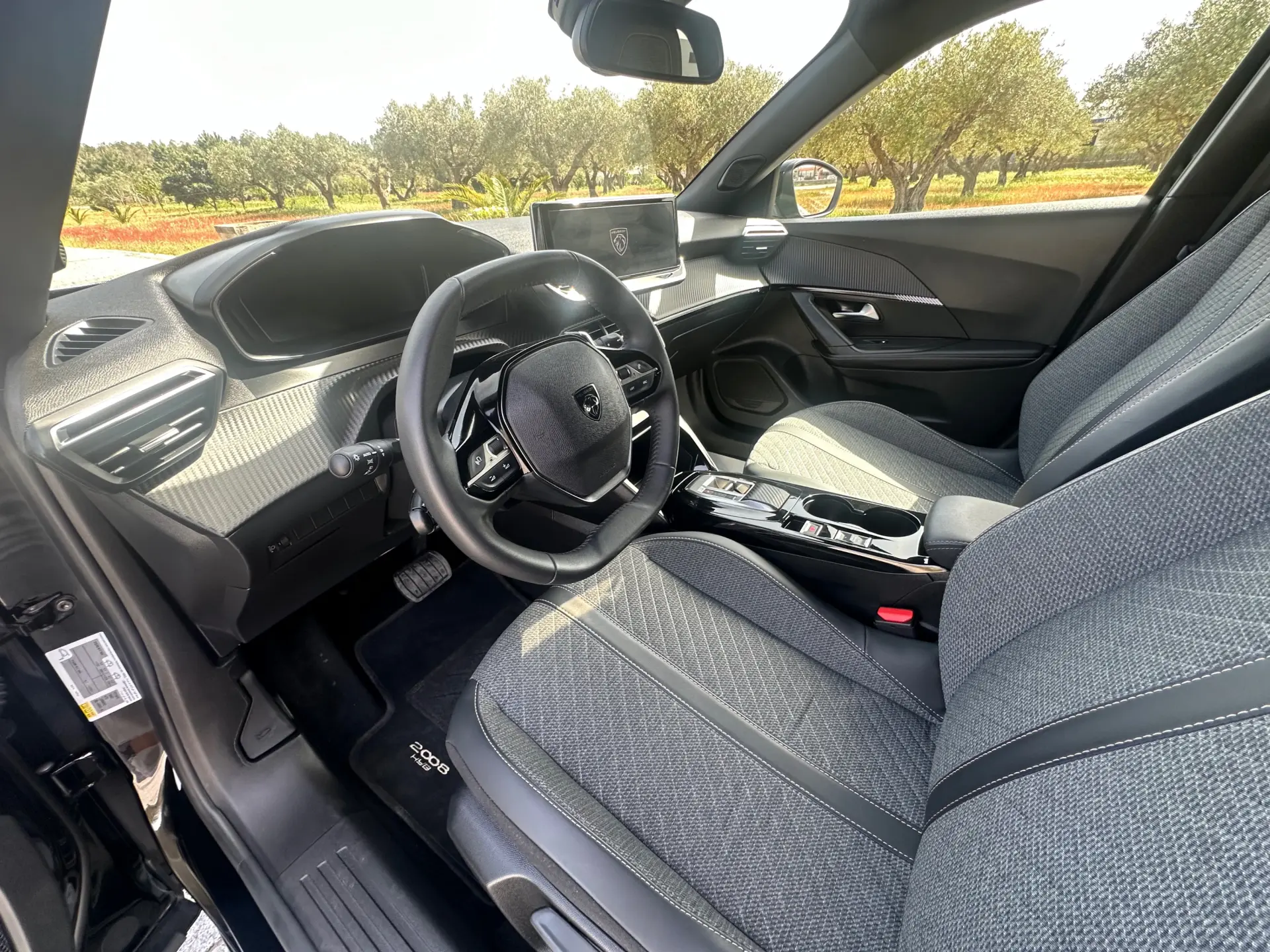 Peugeot 2008 1.2 Hybrid Allure e-DCS6 10