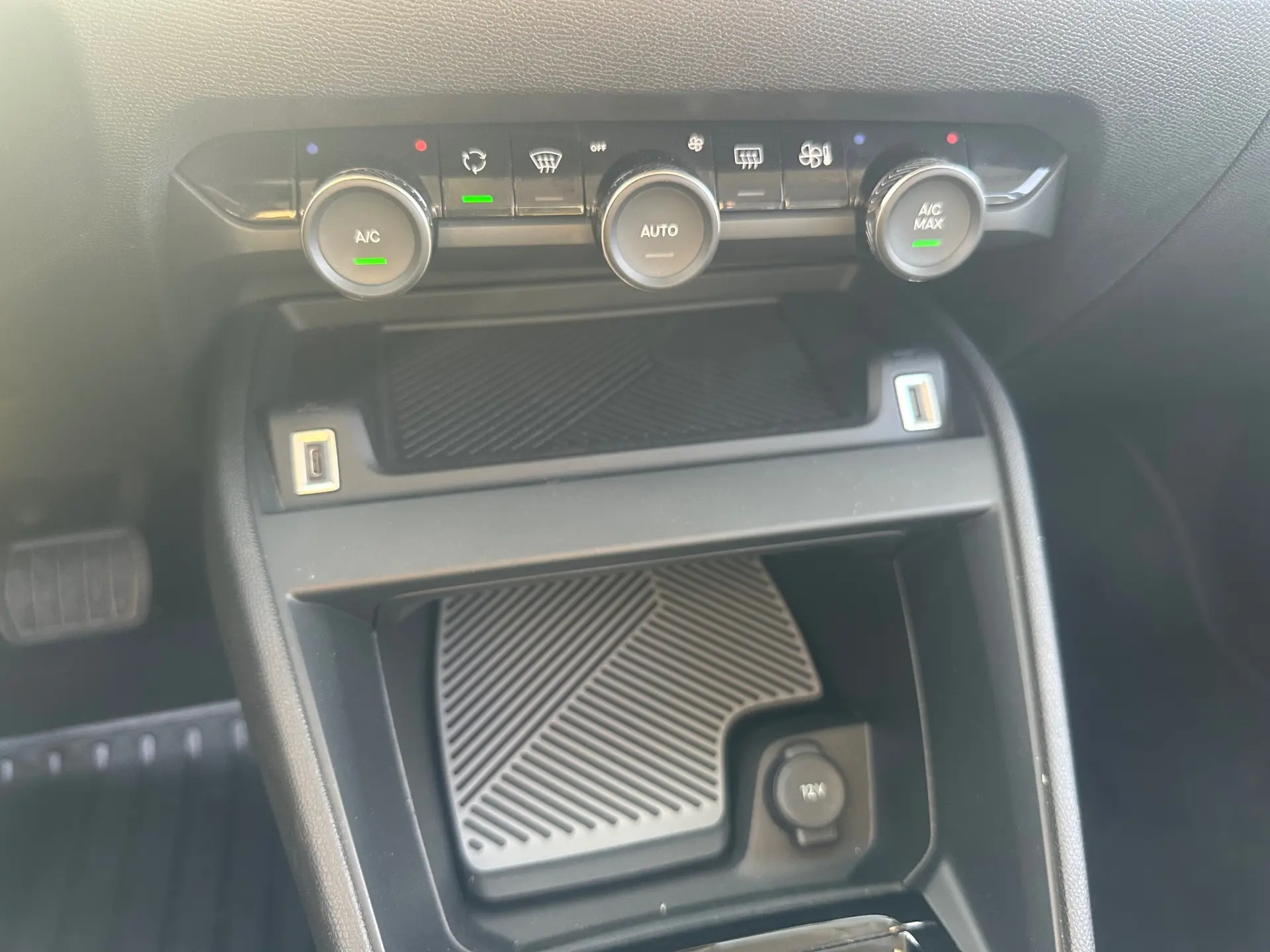 Citroën C4 1.2 Hybrid Plus e-DSC6 16