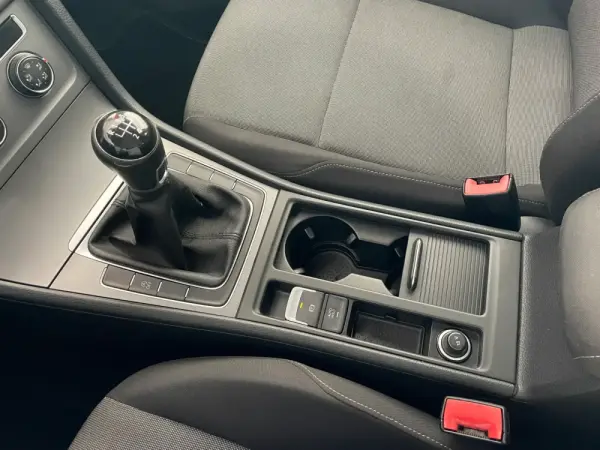 Volkswagen Golf 1.6 TDi Highline 9