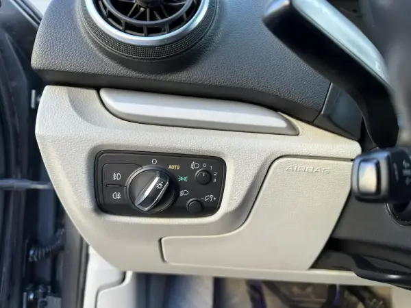 Audi A3 Limousine 1.6 TDI Advance 10