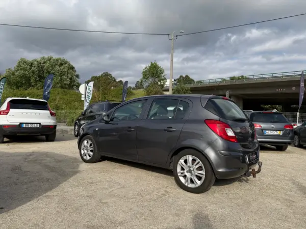 Opel Corsa 1.2 Enjoy 2