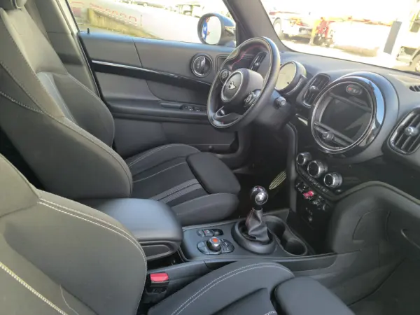 MINI Countryman Cooper D 8