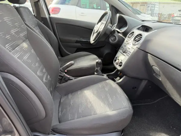 Opel Corsa 1.2 Enjoy 5