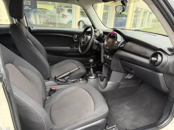 MINI 3 Portas One D 12