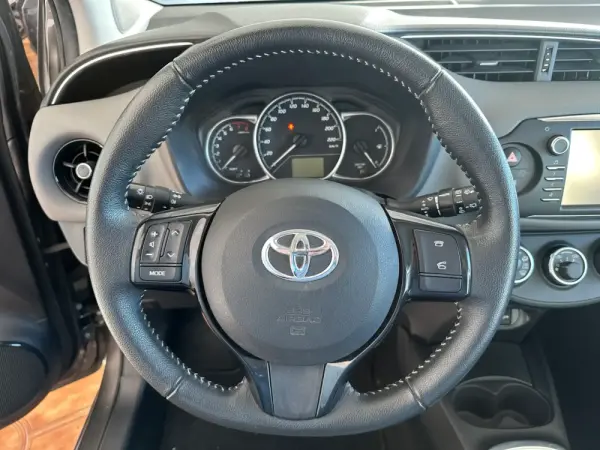 Toyota Yaris 1.0 VVT-i Comfort 9