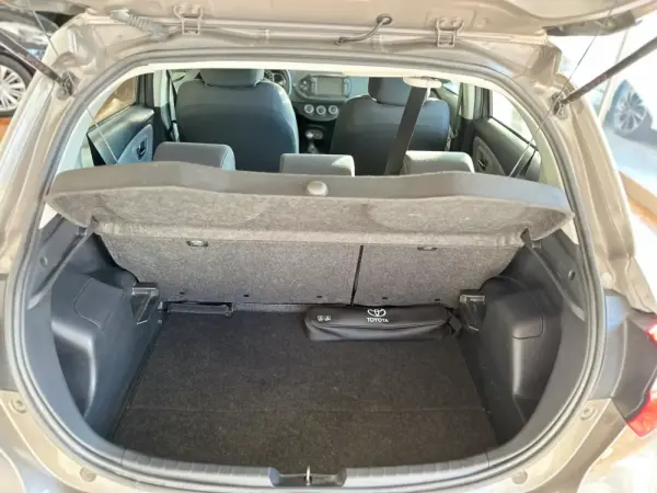 Toyota Yaris 1.0 VVT-i Comfort 19
