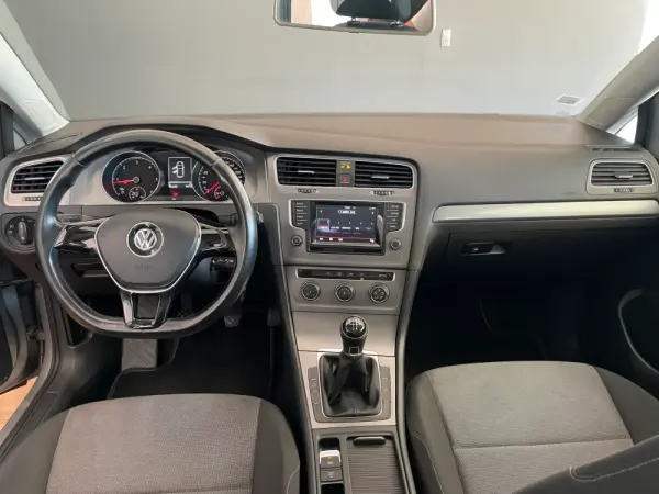 Volkswagen Golf 1.6 TDi Highline 14