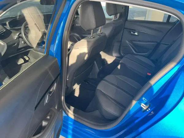 Peugeot e-208 50 kWh Allure Pack 7
